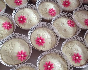 Svatebn_marcip_nov_cupcakes_v_ko_ilce